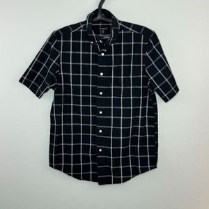 Men's George medium (38-40) short sleeve casual button down plaid shirt.